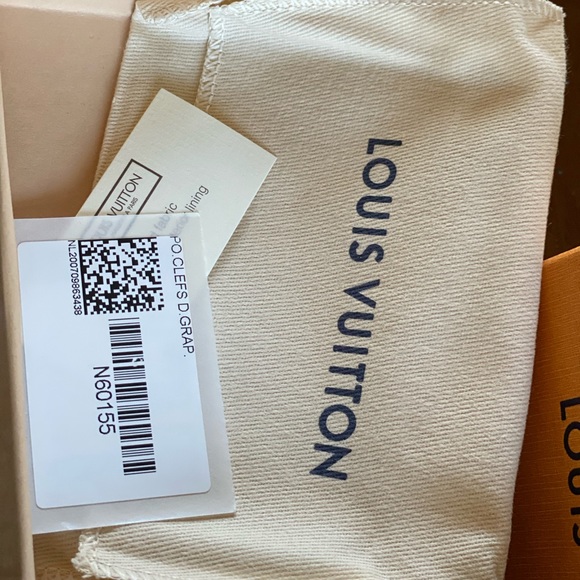 NWT AUTHENTIC LV POCHETTE CLE! - Picture 11 of 16